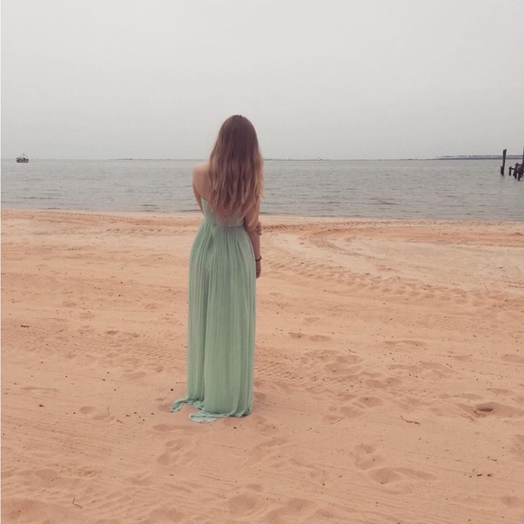 Meet your Posher, Alyssa - Picture 4 of 6